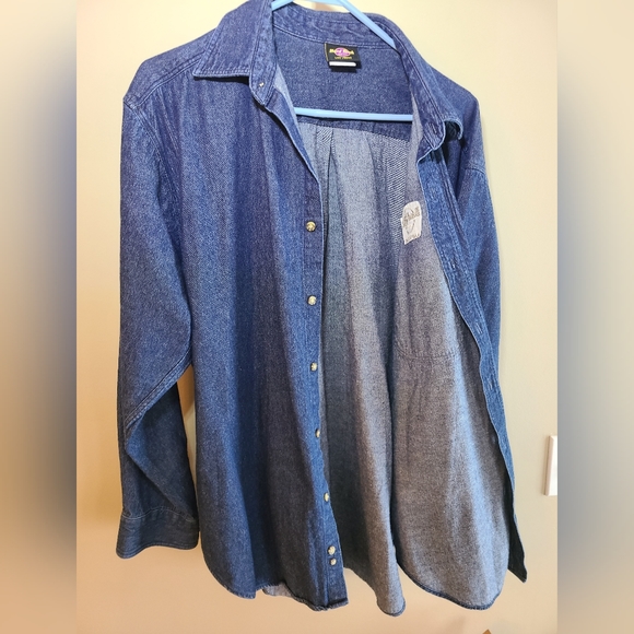 Vintage denim shirt. "Hard Rock Hotel Las Vegas" embroidery. - Picture 6 of 7